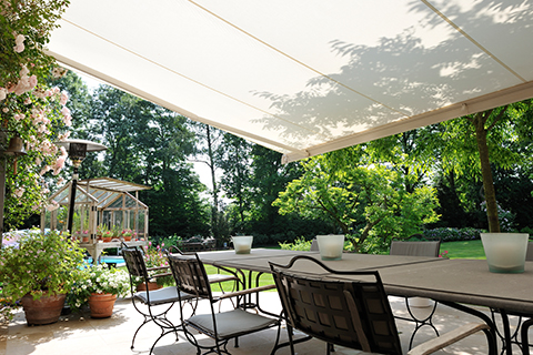 Knikarmscherm 6 meter breed Knikarmscherm 6 meter breed